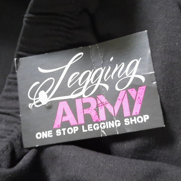 Legging Army Buttery Soft Double Brushed Capri Size 3/5XL - Picture 5 of 5